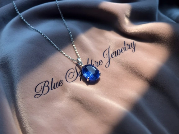 Difference Between Natural & Lab-Created Blue Sapphires